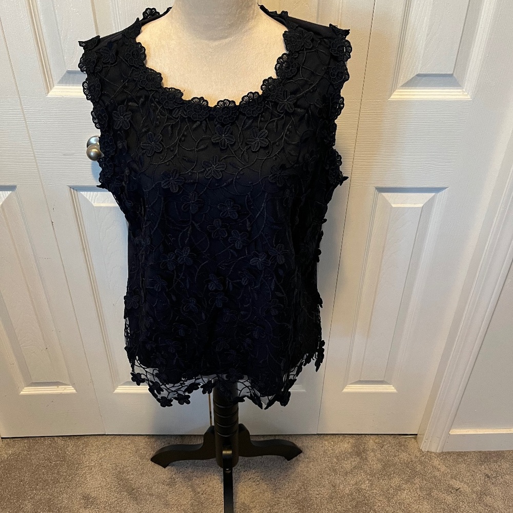 Adiva size XL sleeveless top